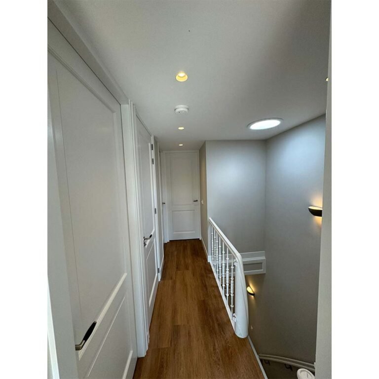 trap 3e verdieping 1 768x768